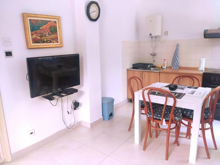 Apartment Near The Old Town 2 *